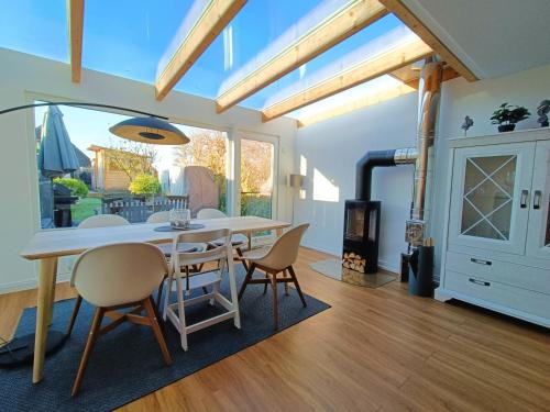 Holm House | Beachhouse mit privater Sauna und Kamin, 700m zum Strand