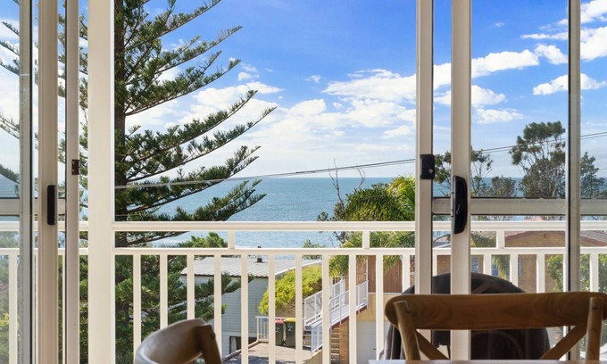 Mollymook Beach House | Beachwood House at Mollymook Beach