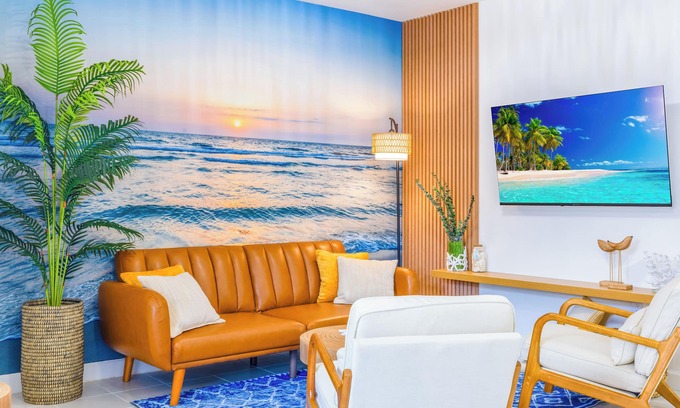 West Little Havana Apartment | Beachy Living - Sleep 8 - Best Location - BBQ & Patio