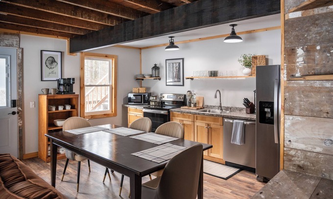 Diamond Point House | Bear Cub Barn, Bolton Landing