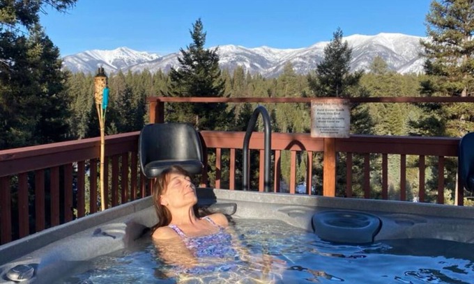 Seeley Lake Apartment | Bears Den. Secluded. Hot Tub: Spectacular view.