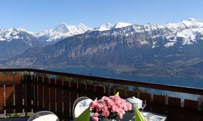 Beatenberg Apartment | Beatenberg near Interlaken: wonderful view of the lake and mountains