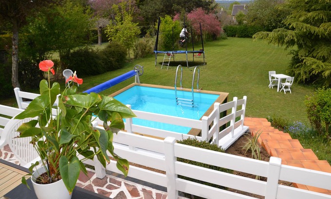 Saint-Thibault-des-Vignes Villa | Beautiful villa with pool near Disneyland and Paris