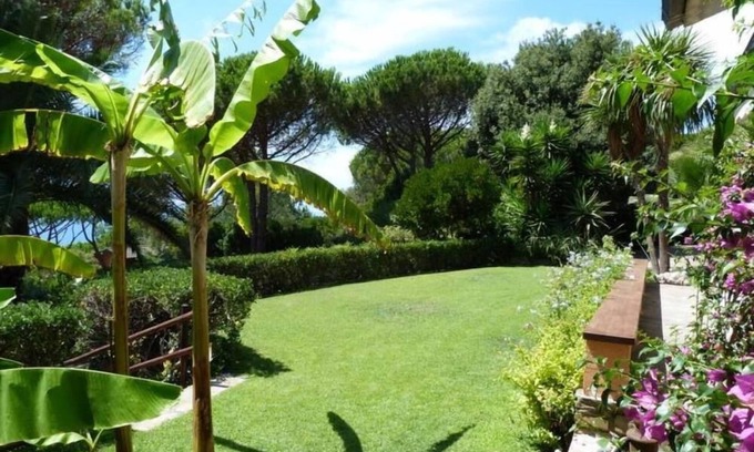 Castiglione della Pescaia House | Beautiful Villa with Private Garden and Wonderful Sea View