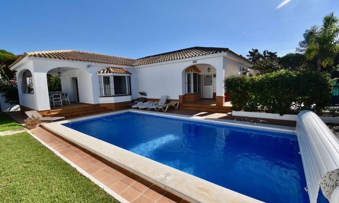 Los Gallos-Cerromolino Villa | Beautiful garden Villa for 7 with airconditioning
