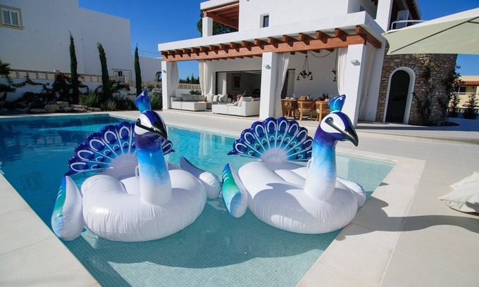 San Antonio Bay Villa | Beautiful spacious modern villa with a large private saltwater swimming pool