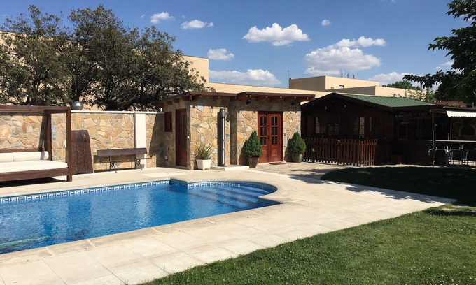Villanueva de la Canada Apartment | BEAUTIFUL RENTAL APARTMENT WITH POOL