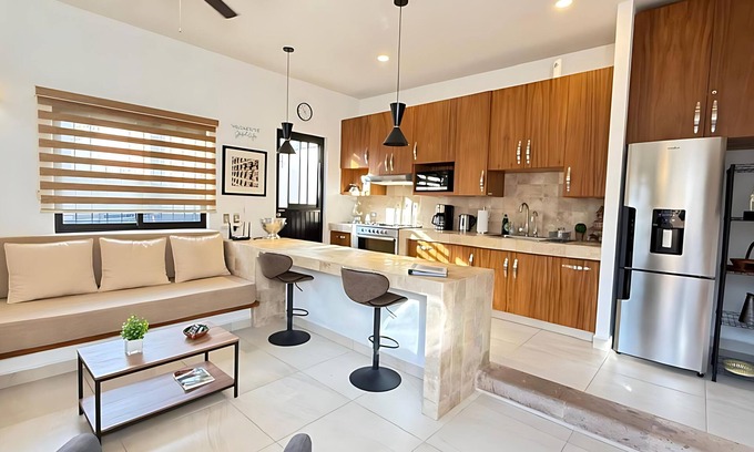 San Antonio Tlayacapan House | Beautifully Renovated 1 Bed Guest House - Walk to everything - Roof Top Patio