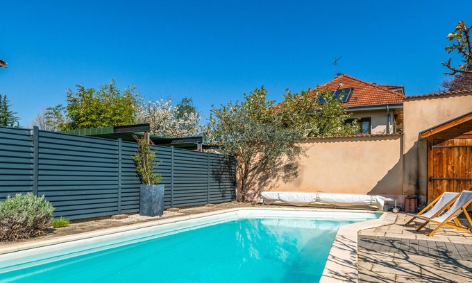 Champagne-au-Mont-d'Or Villa | Beautiful villa with pool nearby Lyon - Welkeys