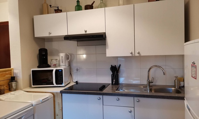 Hyeres City Centre Condo | Beautiful 1 bedroom with pool, tennis and terrace - Dodo et Tartine