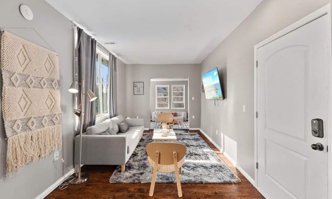 Near Northside Apartment | Beautiful 1Bedroom Apt. with Spacious Living Room