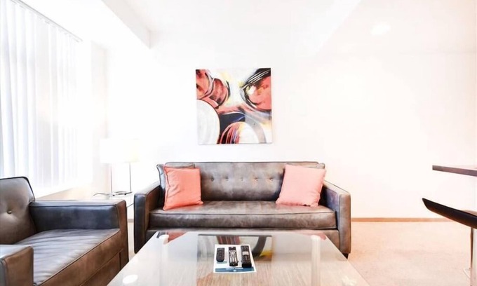 East Cambridge Apartment | Beautiful 1BR | Desk & WiFi | Full Kitchen | Washer/Dryer | Cambridge