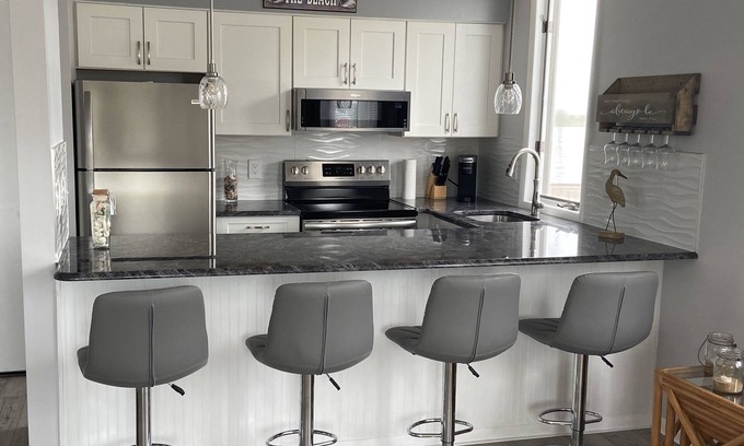 Stone Harbor Condo | Beautiful 2 bed/2 bath Stone Harbor Condo with bay views.