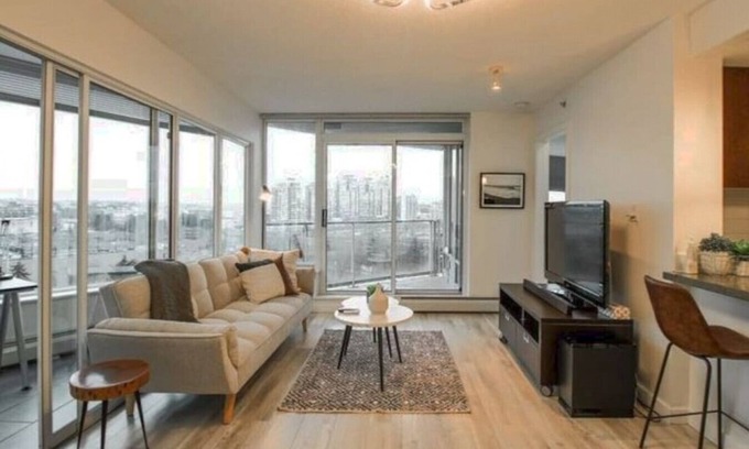 Crosstown Apartment | Beautiful 2 Bedroom Apartment Downtown Vancouver