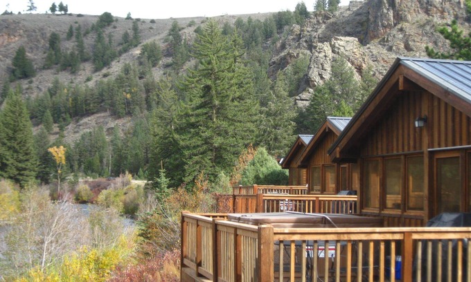 Almont Cabin | Beautiful 2 Bedroom Cabin on Taylor River with Private Hot Tub