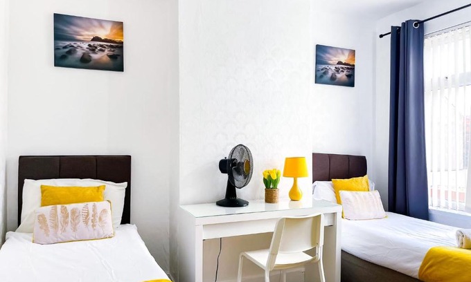 Aylestone Apartment | Beautiful 2 Bedroom House - Free Parking - LT House