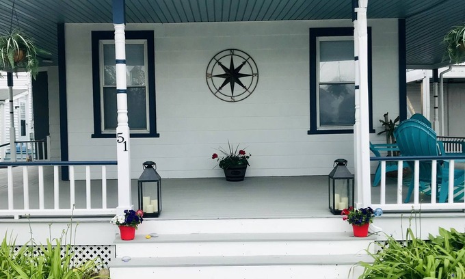 Wareham Apartment | Beautiful 2 bedroom rental, Close walk to the beach!