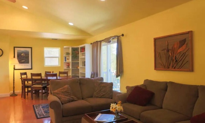 Grass Valley House | Beautiful 2 bedroom upstairs retreat on 20 acres