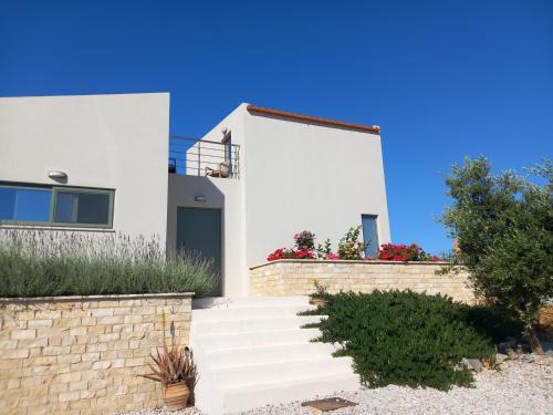 Armenoi Villa | Beautiful 2 bedroom villa with mountain views
