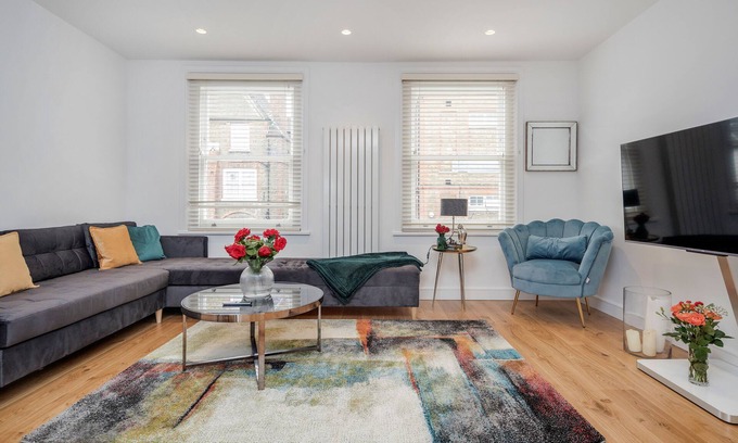 Fulham Broadway Apartment | Beautiful 2 bedrooms split level Fulham Apartment