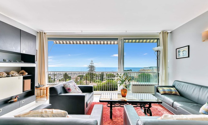 Beaulieu-sur-Mer Apartment | BEAUTIFUL 2 P 63 m2 MAGNIFICENT SEA VIEW -WI FI CLIM- 7 MN A PIED GARE. COMM .BEACH