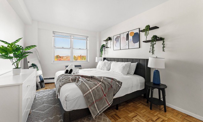 Brookline Apartment | Beautiful 2bd/1.5ba Next to BU 5983
