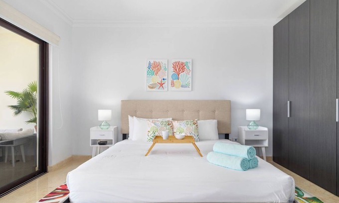 Washington Condo | Beautiful 2BR Condo w/Large Balcony in Palm Beach