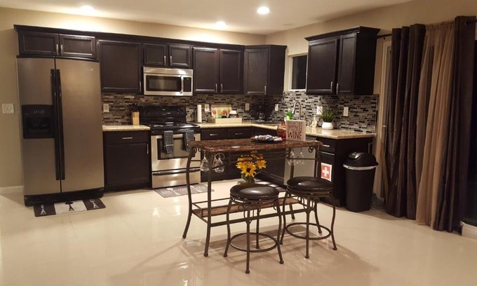 Las Vegas House | Beautiful 3 bed/2 Bath Cozy Get Away Home