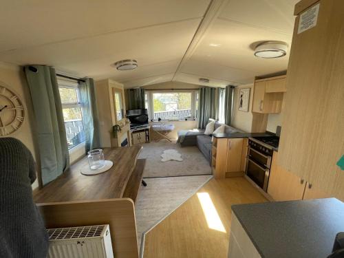 Great Houghton Other | Beautiful 3 bedfamily caravan with large decking area in billing aquadrome