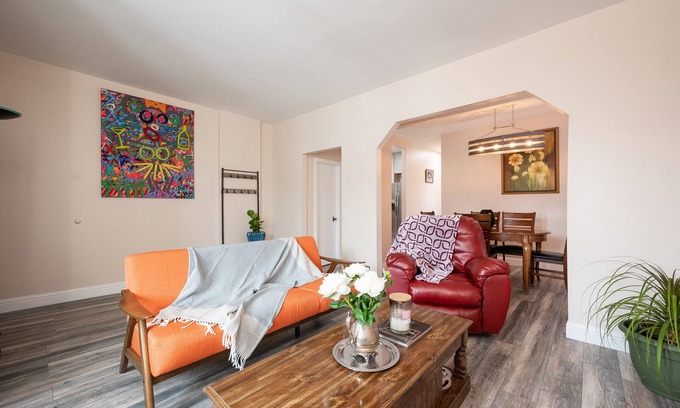 Outer Sunset Condo | Beautiful 3 bedroom beach condo a block away from GG park
