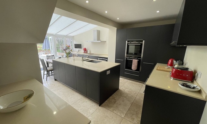 West Runton House | Beautiful 3 Bedroom House tucked away Sleeping 6