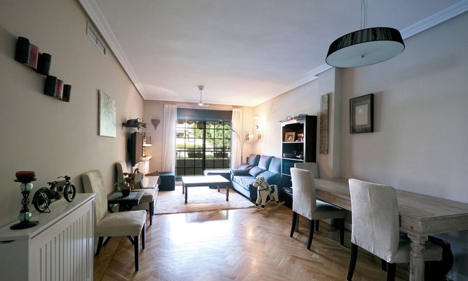 Majadahonda Apartment | Beautiful 3 Bedroom apartment very near Madrid city, Wifi, AC, Pool, Paddle.