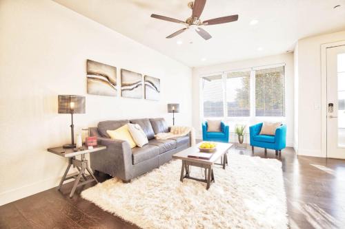 Old Town North House | Beautiful 3 Bedroom Townhouse in Old Town North, Brewery District
