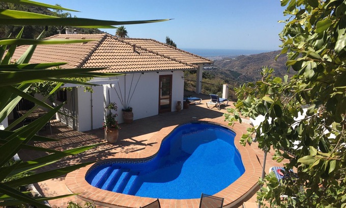 Competa Villa | Beautiful 3 bedroom villa with Private Pool and Stunning views close to Competa.