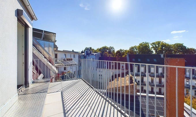 Petershausen-West Apartment | Beautiful 3 room top floor apartment, balcony, on the Rhine, near the old town of Constance