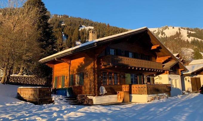 Rougemont Ski Chalet | Beautiful 4 bedroom Chalet to Rent in chic Rougemont, Central Gstaad Ski Region