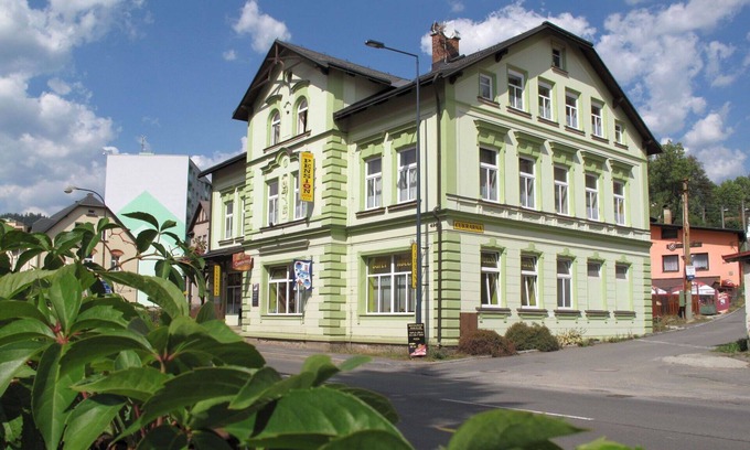 Tanvald Apartment | Beautiful apartment for 12 people with WIFI, TV and pets allowed