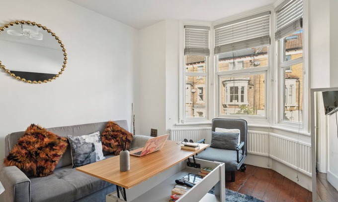 Brixton Apartment | Beautiful Abode in Brixton