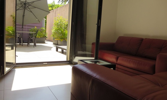 Saint-Cyr-sur-Mer Apartment | BEAUTIFUL air-conditioned T2 60m2 100 m from Les Lecques beach + parking lot
