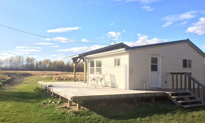 Dunnottar Cottage | Beautiful all-season cabin in a peaceful, phenomenal location at a great price
