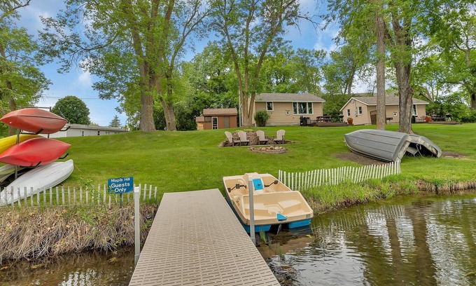 South Haven Cottage | Beautiful and Clean 2 Bedroom Cottage on Clearwater Lake