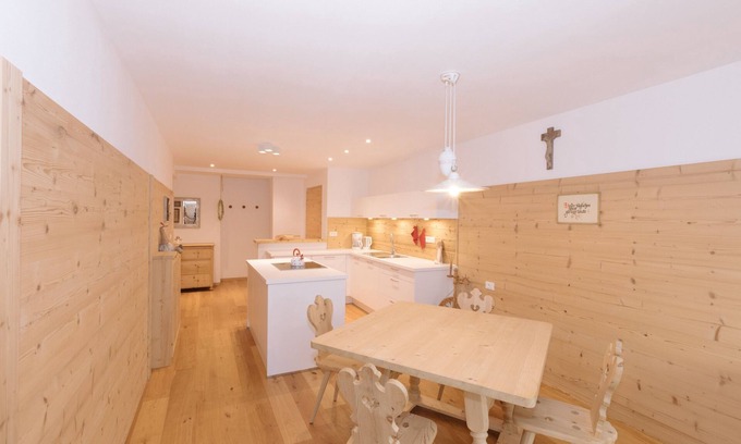 Aldino Apartment | Beautiful and Cozy Holiday Home “Ferienwohnung SHUPF Wieserhof” with Mountain View, Balcony, Shared Garden & WiFi; Parking Available