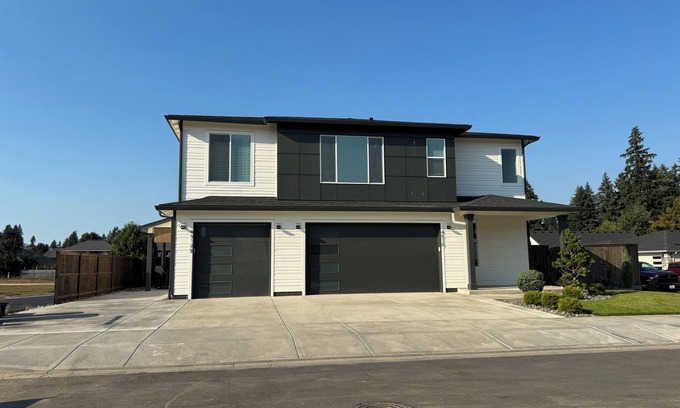 Hazel Dell House | Beautiful and Modern ADU with its own private entrance