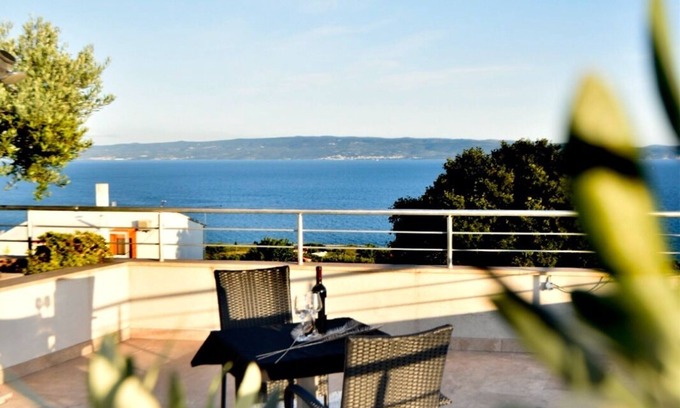 Znjan Apartment | Beautiful and spacious penthouse with big terrace with sea view!