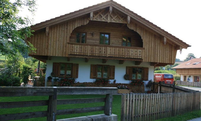 Hausham Apartment | Beautiful apartment in an ideal location for a relaxing, restful vacation