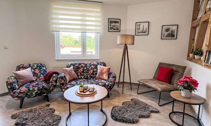 Zella-Mehlis Apartment | Beautiful apartment for 4 people with WIFI, TV, pets allowed and parking