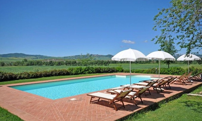 Gallina Apartment | Beautiful apartment for 5 people with pool, WIFI, TV and panoramic view, close to Montepulciano