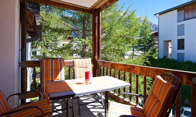 Lenzerheide Apartment | Beautiful apartment for 4 guests with TV and balcony