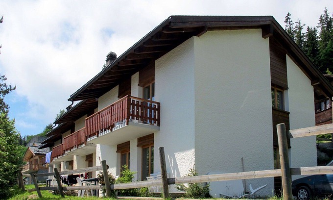 Granges House | Beautiful apartment in villa for 8 guests with WIFI, TV, terrace, pets allowed and parking