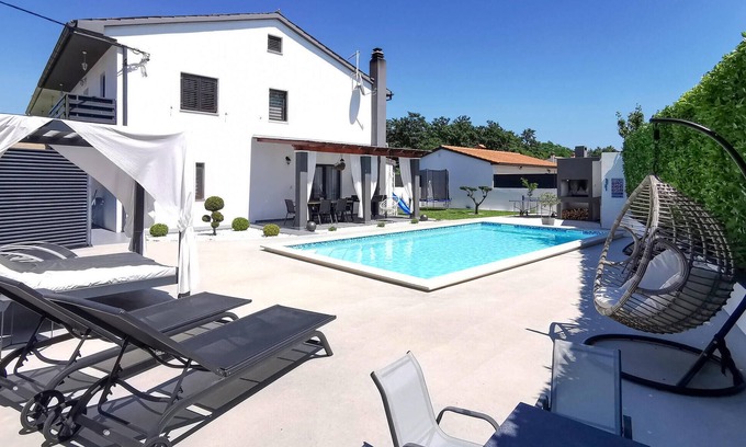 Rezanci Apartment | Beautiful apartment in Svetvincenat